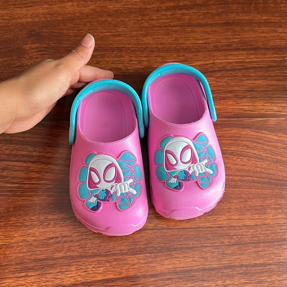 Ghostspider slippers - Picture 1 of 3